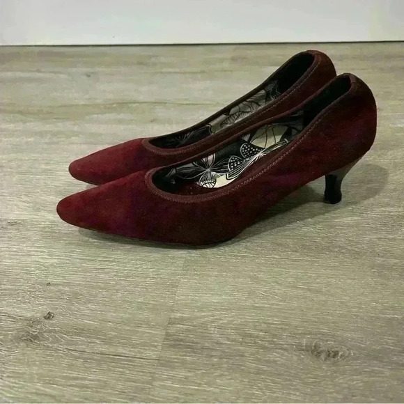 Vintage Aquatalia Burgundy Maroon Suede Classic Point Toe Heels Women’s Size 8 - Picture 1 of 6